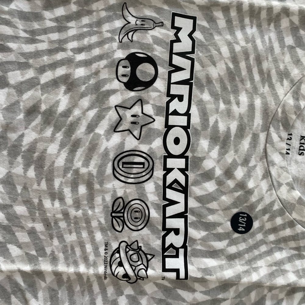 Mario kart graphic tee/ Abercrombie - Picture 3 of 4